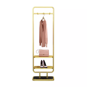 Percha de abrigo de lujo, ligera, italiana - Product Image 1