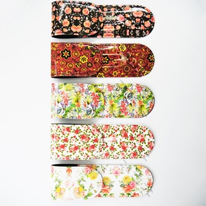 Lot de 2 étiquettes magnétiques florales personnalisées pour pochettes, assorties aux outils d'extension de cils, incluant des pinces à épiler en gros avec marque privée - Product Image 2