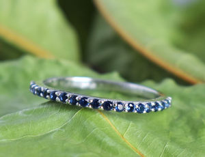 Anillo de piedras preciosas de zafiro Rosa Natural Micro pavimentado de tendencia de banda de eternidad de Plata de Ley 925 de alta calidad joyería fina - Product Image 4