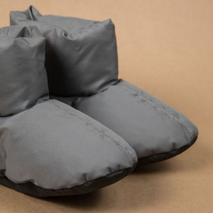 Botas suaves para bebés Botas de plumón de ganso de color gris y Rojo suaves de invierno con repelente al agua para bebés del fabricante - Product Image 3