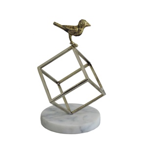 Objet de table en aluminium avec socle en marbre et bois en argent et or Sculpture décorative pour la maison Mariage Décoration de table moderne - Product Image 2