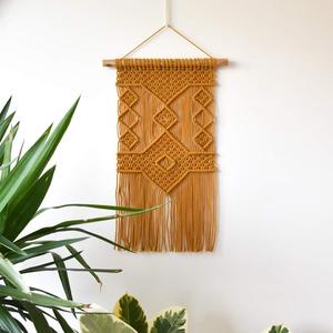 Décoration murale en macramé tendance et de grande taille - Product Image 1