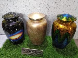 Urna de cremación para adultos de gran tamaño de Brassworld, suministros funerarios de estilo americano hechos de metal duradero - Product Image 5