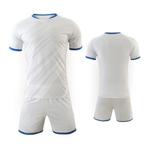 Uniformes de fútbol personalizados de alta calidad para adultos, kit de equipo de poliéster verde con estilo duradero con impresión de nombre, nuevos conjuntos de tendencia - Product Image 4