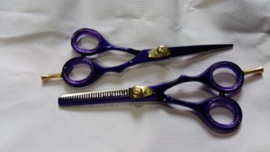 Juego de Tijeras de Peluquería Multiplasma con Recubrimiento de Color, Tijeras de Entresacar de Acero Inoxidable con Hoja Afilada, para Diestros, Mango Largo, 30 Dientes - Product Image 5