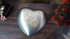 Urna funeraria en forma de triángulo para pérdida de mascotas, suministros funerarios - Product Image 3