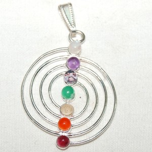 Achetez en ligne des pendentifs Chakra Choko Reiki : Pendentifs Chakra Choko Reiki en vente - Product Image 1