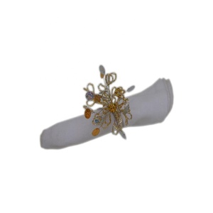 Rond de serviette en perles acryliques rouges Décor de table pour fête et mariage Design classique - Product Image 3