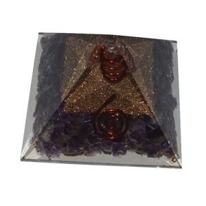 Wholesaler of Amethyst Orgone Pyramids with Crystal Point : Amethyst Orgone Pyramids with Crystal Point for Sale - Product Image 1