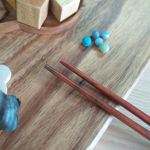 Palillos de madera con cabezas de concha de perla madre - Product Image 2