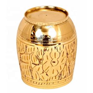 Gobelet en verre IndianArtVilla Pure Brass Engraving Leaf Design-300 ML pour le stockage et la boisson - Product Image 2