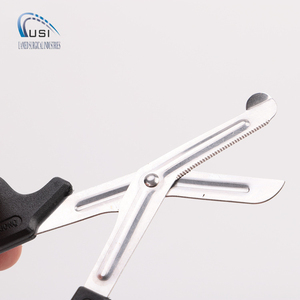 Universal Curves Students Scissor First Aid Applicator Instrument for Wholesale Equipment's Veterinary Instruments by UAMED LTD - Product Image 4