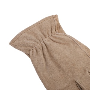 Vente en gros de gants de conduite confortables en cuir de vache souple pour un usage quotidien et la sécurité du cyclisme Gants de conduite - Product Image 3