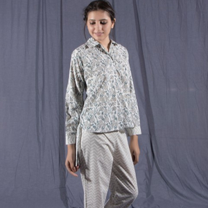Conjunto de camisa y pantalón con estampado de bloques - Product Image 1