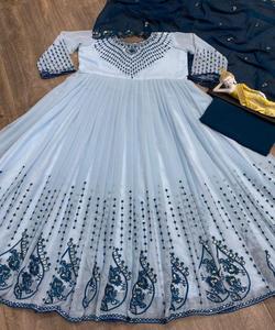 Georgette ชุดแมกซี่ยาวแขนยาวออกแบบมาเป็นพิเศษสำหรับสิ่งทอสวมใส่สบายขายส่งราคาต่ำสุดเสื้อผ้าสำหรับตลาดสิ่งทอ