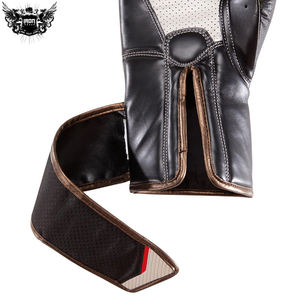 Gants de boxe en PVC pour entraînement sportif professionnel Gant de boxe en cuir de couleur au design unique de haute qualité fabriqué en gros - Product Image 6