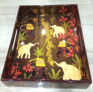 Plateau de service en bois vieilli de designer Plateau rond et rectangulaire unique avec motif décoratif pour le service des aliments - Product Image 2