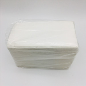Serviettes blanches interpliées 2 plis 15 g/m² 20x16,5 cm 250 feuilles par paquet 24 paquets par carton - Product Image 1