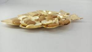 Bol de service en forme de feuilles de mangue plaqué or 24 carats, bol de fruits secs au Design Unique - Product Image 4