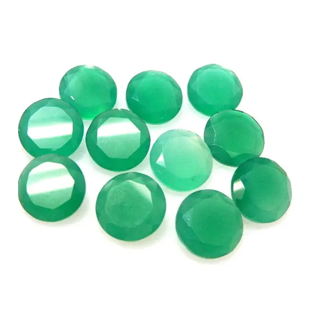 Acheter Green Onyx Cut en ligne en Inde offrant une pierre taillée en onyx vert naturel pour la fabrication de bijoux Pierre taillée en onyx vert