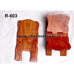 Nouvelle collection de porte-livres en bois avec incrustations en laiton de couleur brune pour la Bible, la Gita et le Coran au meilleur prix - Product Image 1