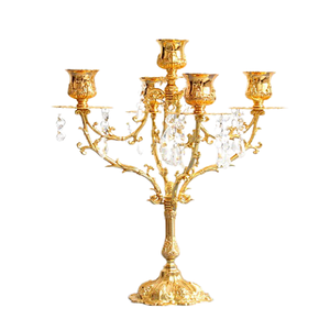 Candelabro de Diseño Único en Aluminio Color Dorado con Cadenas de Cristal, Tamaño Personalizado - Product Image 1