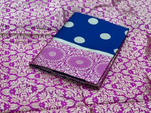 อินฟินิตี้สีน้ำเงินเข้มและสีชมพูขอบผ้าไหม Lichi Saree,งาน Jacquard เต็มส่าหรี,Pallu เต็มรูปแบบและเสื้อโดยพระราชส่งออก - Product Image 2