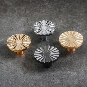 Bouton de porte en acier inoxydable de forme circulaire fini or accessoires de meubles de quincaillerie de chambre à coucher - Product Image 4