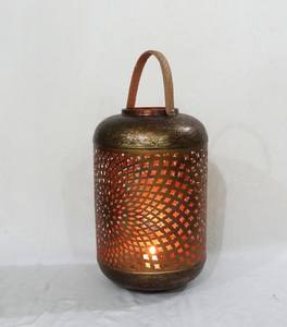 Premium créatif chaud métal suspendu lanterne décoration de la maison à la main bougeoir décor de noël Miniature décor à la maison lanterne - Product Image 4