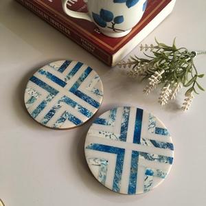 2024 Hot Selling Eco-Friendly White and <b>Blue</b> Europe Style Resin Coaster Set Round Tea Coffee <b>Mats</b>/Pads Pack 4 for Home <b>Table</b> - Product Image 2