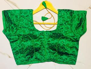 Manches régulières Nouveau Multi Colorful Designer Prêt à Porter Blouse Fantaisie Bollywood Style Fashion Casual Wear par Ethnic Clothing Alphanumero - Product Image 2