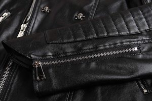 Chaqueta corta Unisex con textura de cuero de imitación, abrigo de motociclista de PU ajustado con cremallera y bolsillos en todos los colores, hecha en paquistaní - Product Image 5