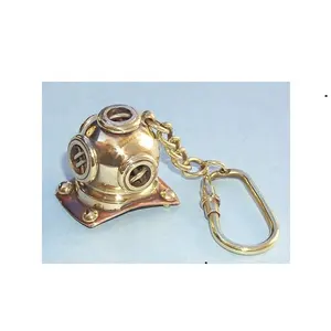 用于自行车/汽车钥匙圈、家居装饰的潜水员头盔钥匙链供应商。由纯黄铜制成。钥匙扣很完美