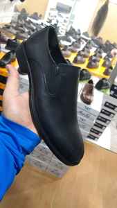 2025 classique italien hommes chaussures habillées plat et imperméable Brogue moine sangle bouton fermeture homme chaussure en cuir - Product Image 6