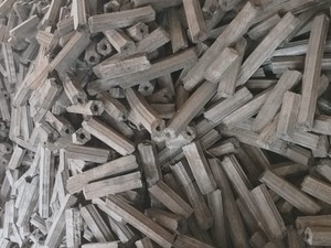 Charbon de bois de sciure de bois du Vietnam haute performance |   Combustion longue durée, faible émission de fumée, qualité de qualité supérieure - Product Image 5
