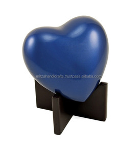 Urna de corazón azul con acabado brillante, símbolo de amor, es una urna clásica atractiva, para cenizas cremadas - Product Image 4