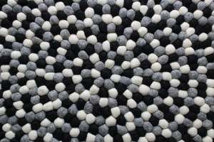 Alfombras de fieltro hechas a mano "-Alfombras de bolas de fieltro de Nepal"-Colchón de bolas de fieltro de lana pura en negro, blanco y gris para el suelo - Product Image 4