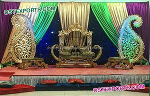 Punjabi Mehndi Setup con estatuas decorativas Punjabi Wedding Village Theme Mehndi Stage Punjabi Wedding Ladies Sangeet Decor Set - Product Image 6