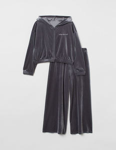 Chándal de tela suave para niñas, chándal con logotipo personalizado, diseño novedoso, venta al por mayor - Product Image 1