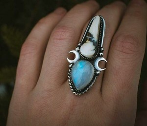 Bague en argent et pierre de lune naturelle pour femme, anneau de déclaration, bijou fait à la main, Howlite, robuste, - Product Image 1