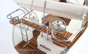Modèle de yacht à voile ELAN en bois - Bateaux à voile peints de style nautique, cadeau - Product Image 6