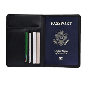 Funda de pasaporte de piel sintética de calidad auténtica, con 4 ranuras para tarjetas de crédito y cierre a presión, precio barato - Product Image 1