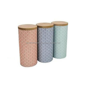 Recipiente blanco impreso con diseño antiguo en relieve con tapa de madera - Product Image 3