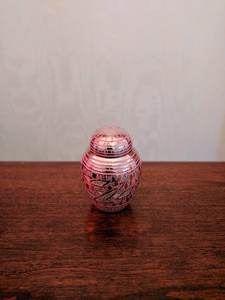 Urna funeraria de latón azul, recuerdo grabado de estilo nuevo, suministros funerarios, Brassworld, India - Product Image 2