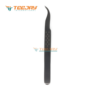 Pince à épiler TEEJAY la plus vendue, en acier inoxydable noir mat, courbée en J épaisse, avec prise lisse pour volume parfait des extensions de cils - Product Image 6