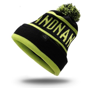 NUEVO DISEÑO 2021 Gorro Holgado de Punto para Mujer - Gorras Coreanas de Acrílico Coloridas con Pompón - Product Image 2