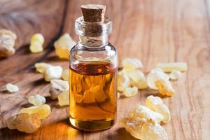 Huile Essentielle de Boswellia Serrata (Encens) Pure Biologique Distillée à la Vapeur Certifiée BPF Derivée de la Résine - Product Image 4