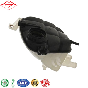 Amazon eBay vente en gros fabricant de pièces d'auto Expansion Réservoir Réservoir de liquide de Refroidissement Pour MERCEDES-BENZ M-CLASS 06 '~ 11' - Product Image 1