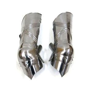 Conjunto de Armadura Medieval para Media Pierna, Rodilleras Antiguas Medievales, Conjunto de Armadura Medieval para Pierna del Siglo XV en Venta - Product Image 4