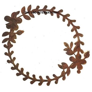 Décorations suspendues de Noël pour cadeaux festifs et décoration intérieure, guirlandes et couronnes de Noël couleur marron - Product Image 1